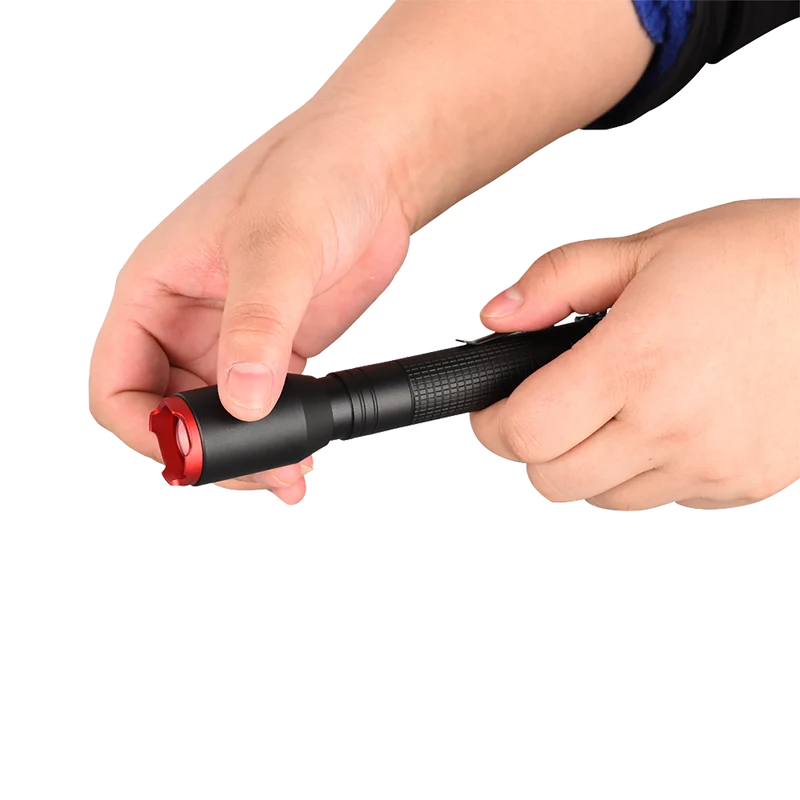 LED Taschenlampe "Pen L" - Cree XTE LED - 250 Lumen - Gürtelclip - zoombar - 3 Modi
