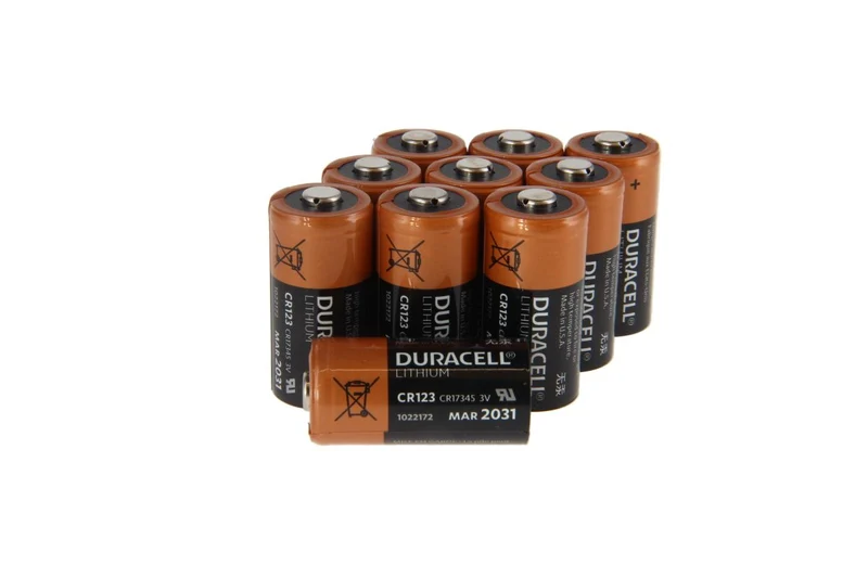 AKKUmed Lithiumbatterie 10er Pack passend für Zoll Defibrillator AED Plus Typ 8000-0807-01 - 3 V 1600 mAh 16,9x34 mm