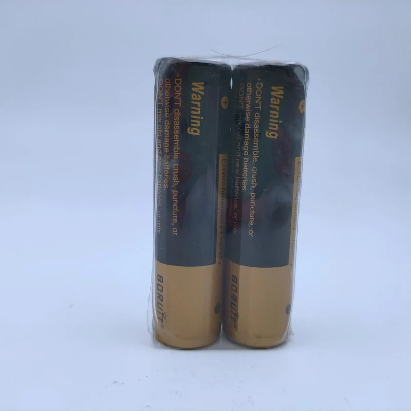 2 Stück BORUiT 3.7V 1500mah 18650 Lithium-Batterie für Stirnlampe Taschenlampe mit PCB