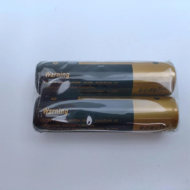 2 Stück BORUiT 3.7V 1500mah 18650 Lithium-Batterie für Stirnlampe Taschenlampe mit PCB