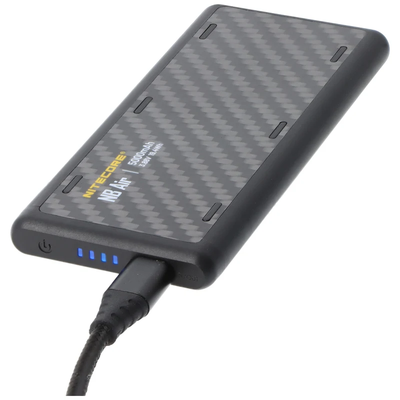 Nitecore Powerbank NB Air, 5000mAh, wasserdicht, 89 Gramm, Carbon-Gehäuse