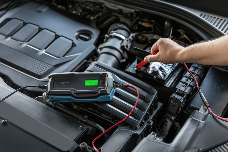 Ansmann BC 6-12V/6A 10-Stufen Kfz-Ladegerät für 6V und 12V Blei-Säure-, Blei-Gel- und Blei-Vlies-Batterien, sowie 12V LiFePO4 Batterien