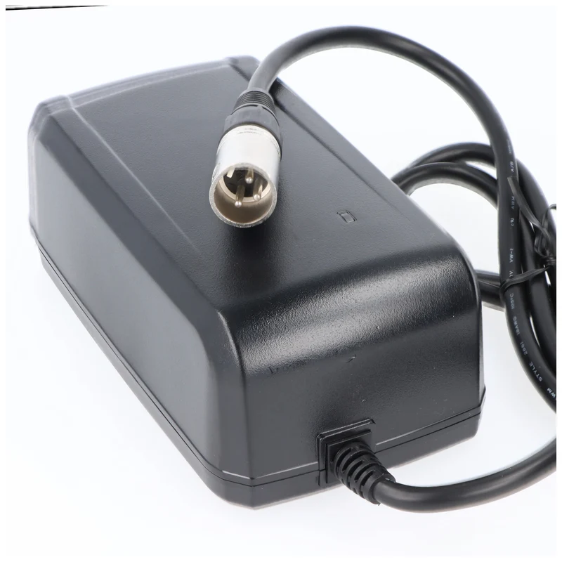 XLR 3polig GIANT Schnellladegerät 36V 4A XLR 3-polig / CAN-Bus 544M36V4AGLI180-10V 9gb1680202