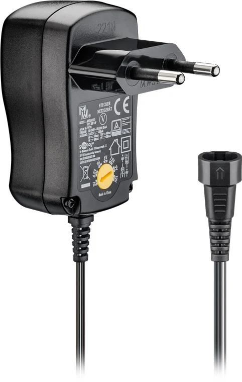 Goobay 3 V - 12 V Universal-Netzteil inkl. 6 DC-Adapter - max. 7,2 W und 0,6 A
