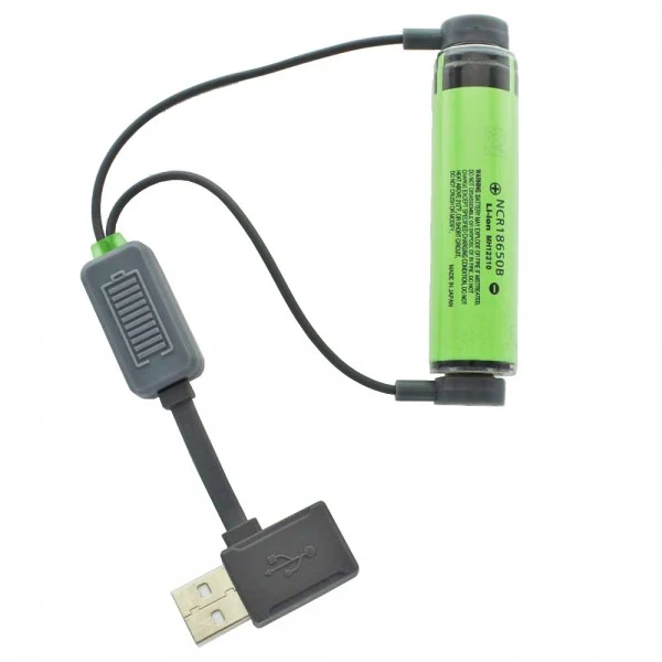 AccuCell USB Ladegerät für 3,7 Volt Li-Ion Akku CR123A, 18650 14350, 14430 mit Lade- und Entladefunktion, mit Magnetkontakten, Ladestrom max. 1A