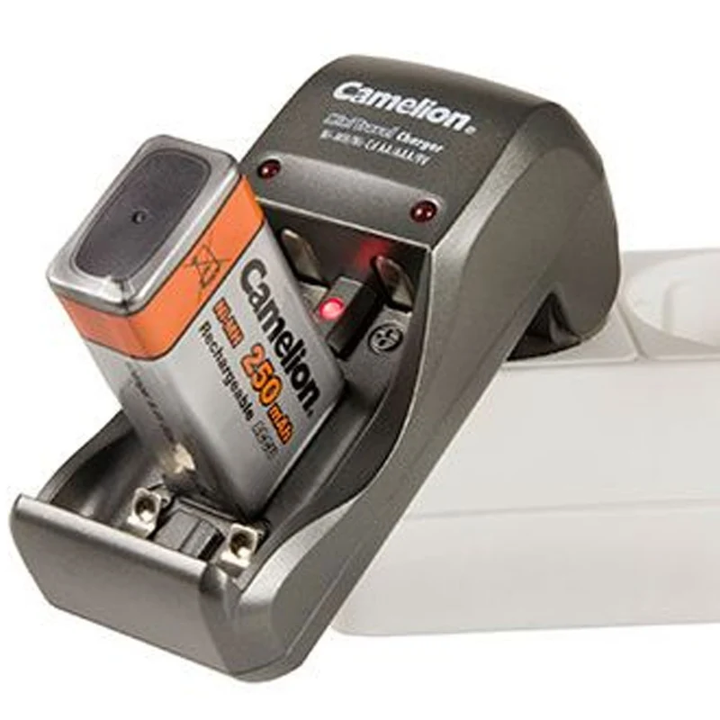 Camelion Stecker-Ladegerät BC-1001A inklusive 2 Stück NiMH Akkus Micro AAA, 800mAh