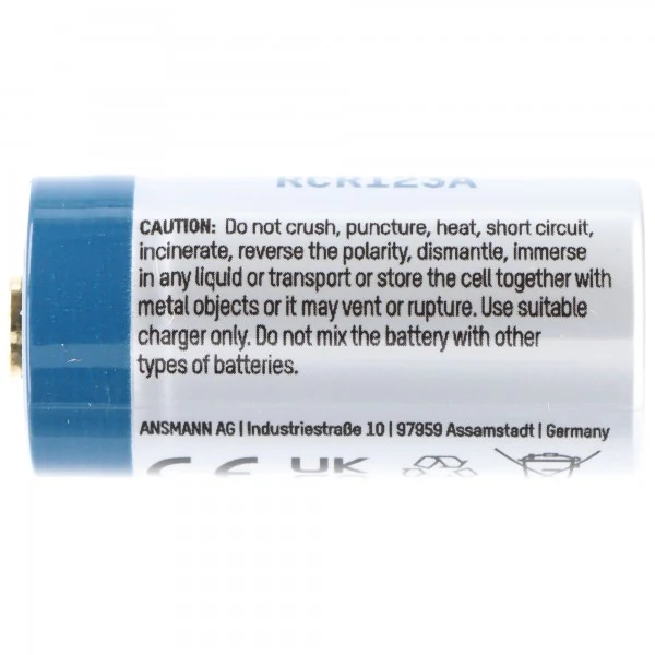 AccuCell 2 Stück CR123A Li-Ion Akku mit bis zu 850mAh und USB-Ladegerät mit großem Display, mit bis zu 0,5Ah Ladestrom