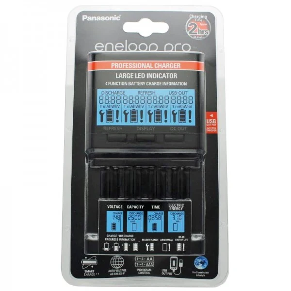 Panasonic eneloop Ladegerät BQ-CC65 inkl. LCD-Display, 4 eneloop Pro AAA Micro, AccuCell Box Blue