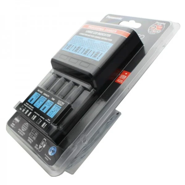 Panasonic eneloop Ladegerät BQ-CC65 inkl. LCD-Display, 4 eneloop Pro AA Mignon, AccuCell Box Blue