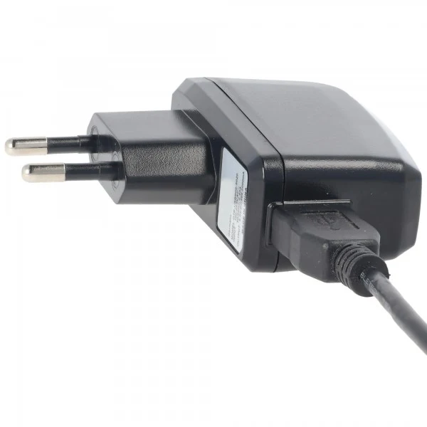 AccuCell 100-240 Volt USB Ladeadapter