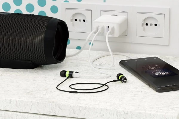 Goobay 4-fach USB-Ladegerät 30W bis zu 4 Geräte gleichzeitig laden
