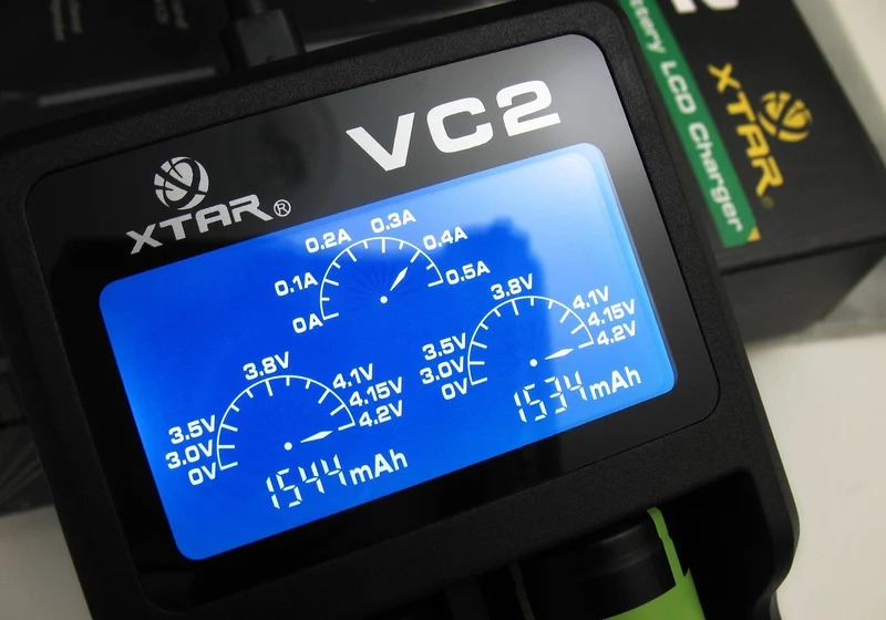 Xtar VC2 - Ladegerät für Li-Ion-Akkus 3,6V - 3,7V inkl. USB-Kabel